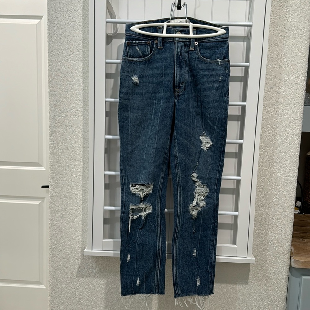 Abercrombie High Rise Mom Jean 24S / 00S